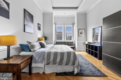 1019 19 St, Philadelphia PA 19146-2938 exterior