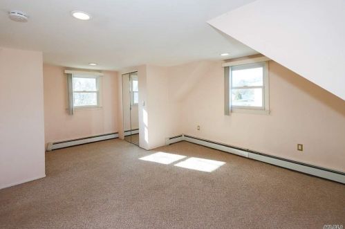 314 Everard St, Huntington Station NY 11746-7008 exterior