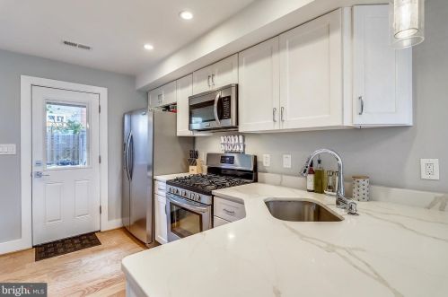 1530 Levis St, Washington DC 20002-2913 exterior