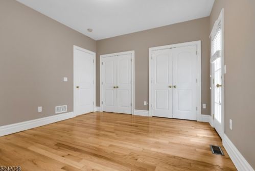 2 Caruso Ct, Bridgewater NJ 08807-2149 exterior