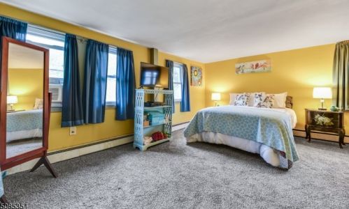 54 River Styx Rd, Hopatcong NJ 07843-1827 exterior