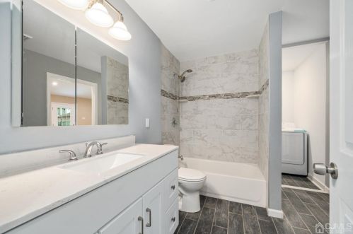 68 Winthrop Rd, Edison NJ 08817-3834 exterior