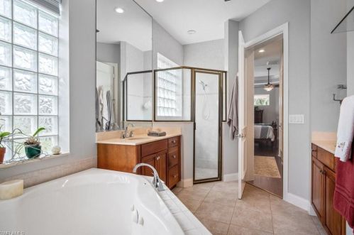 2034 Imperial Cir, Naples FL 34110-1089 exterior