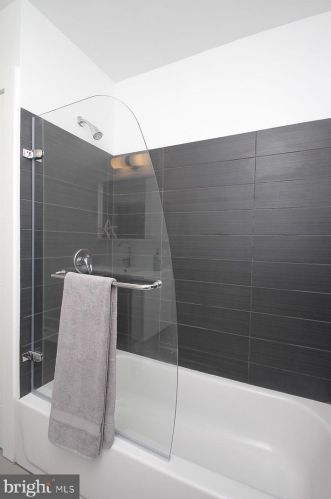 606 American St, Philadelphia PA 19140-5724 exterior