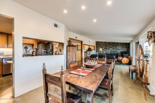 4150 La Cadena, Tucson AZ 85718-6148 exterior