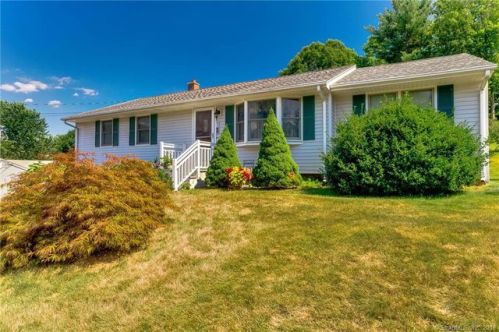 9 Brookview Ave, Wallingford CT  06492-2823 exterior