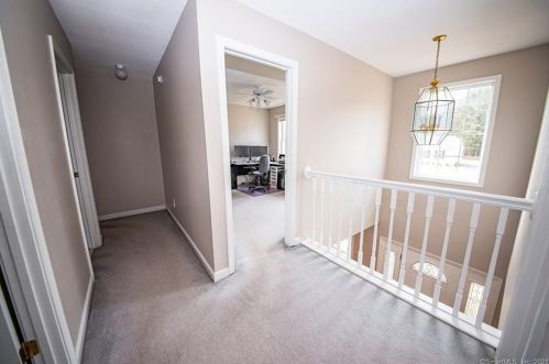 16 Misty Mdw Rd, Enfield CT 06082-3943 exterior