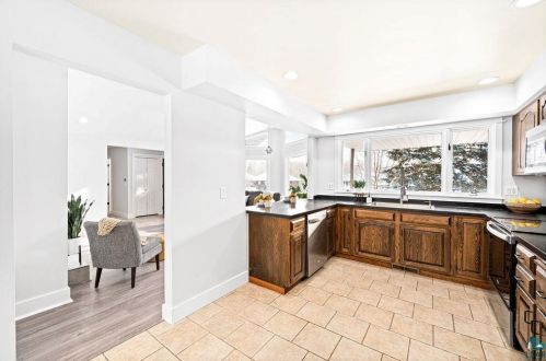 829 Cherie Ln, Duluth MN 55803-2182 exterior