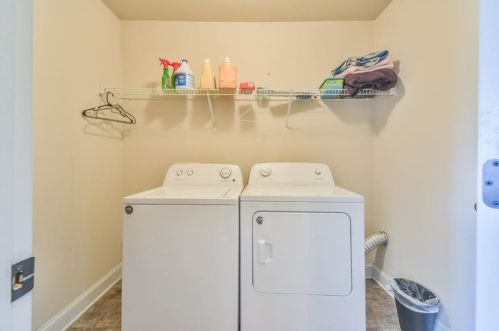 2746 Dayview Ln, Atlanta GA 30331-9513 exterior