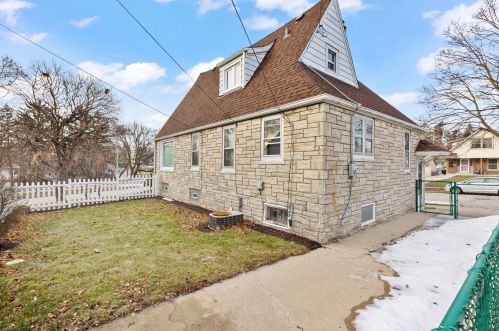 9040 Lapham St, Milwaukee WI 53214-4271 exterior