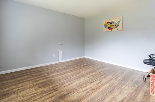 310 Roosevelt Dr, Seymour CT 06478-1738 exterior