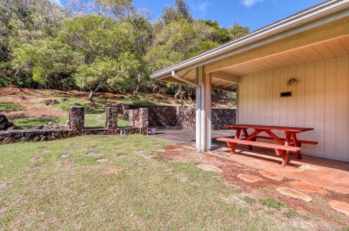 2146 Halakau St, Honolulu HI 96821-2631 exterior