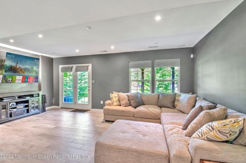 44 Pate Dr, Middletown NJ 07748-1700 exterior