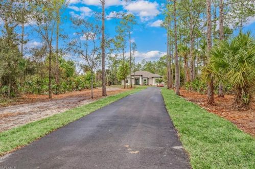 361 16th St, Naples, FL 34117-9417