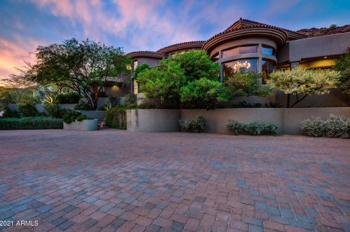 13841 Cyn Dr, Phoenix AZ 85016-2403 exterior