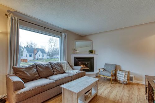 4321 Dodge St, Duluth MN 55804-1409 exterior