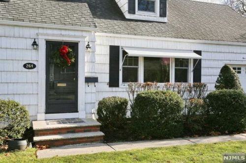 264 Atlantic St, Oradell NJ  07649-2304 exterior