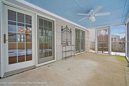 15 Glenwood Dr, Berkeley Township NJ 08721-1021 exterior