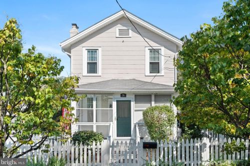 16 Masonic View Ave, Alexandria VA  22301-2204 exterior