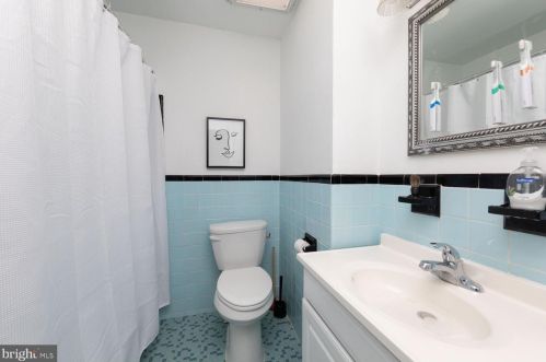 346 Krams Ave, Philadelphia PA 19128-4733 exterior