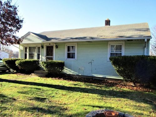 181 Pilgrim Ave, Coventry, RI 02816-4218