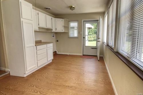 8177 Riverview Dr, Dittmer, MO 63023-2311