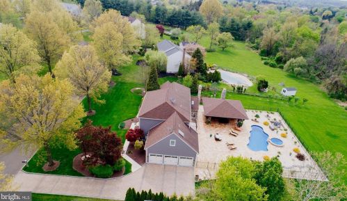 179 Anselm Dr, Southampton, PA 18954-2032