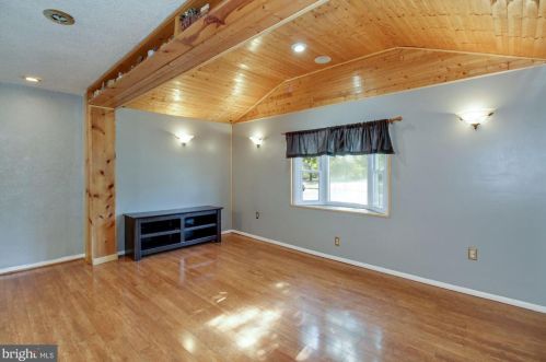 600 Binsted Rd, Glen Burnie MD 21060-7326 exterior