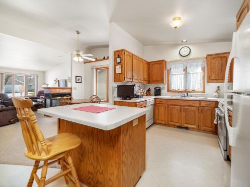 2416 Paul Rd, Manitowoc WI 54220-1183 exterior