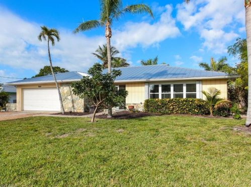 1660 Sandpiper St, Naples FL 34102-0005 exterior