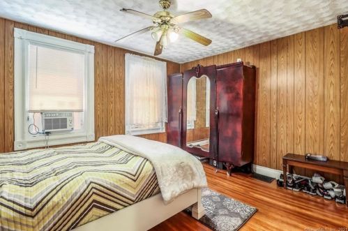 167 Caroline St, Derby CT 06418-1940 exterior