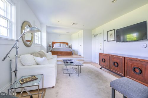 2 Kemble St, Lenox MA 01240-2816 exterior