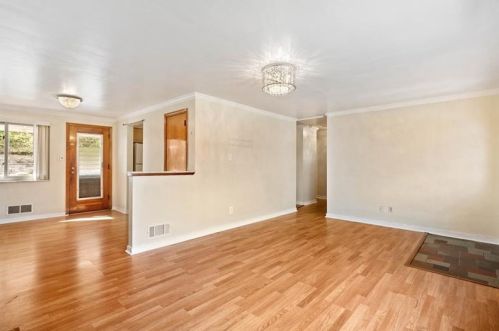 5034 Leona Dr, Pittsburgh, PA 15227-3622