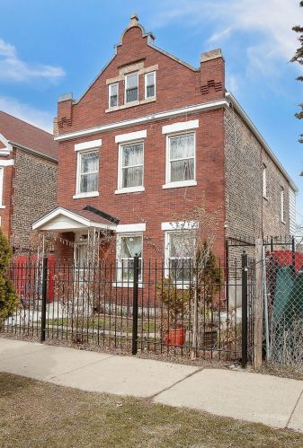 3910 24th St, Chicago, IL 60623-3034