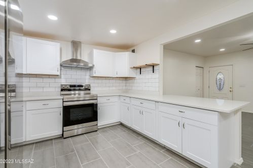 9301 29th St, Tucson AZ  85710-8015 exterior