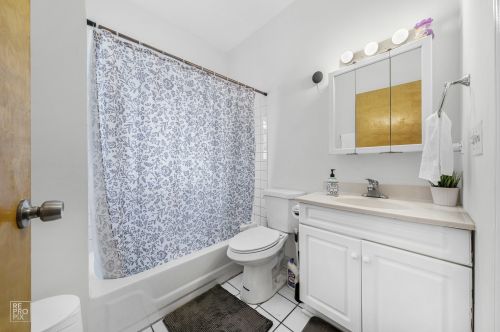 3414 Damen Ave, Chicago IL 60608-6835 exterior