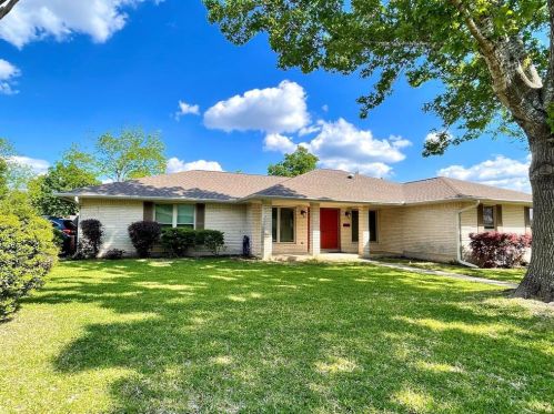 11405 Dosshills Dr, Austin TX  78750-2562 exterior