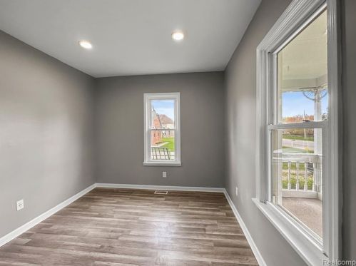 19433 22 Mile Rd, Macomb Township MI 48044-1706 exterior