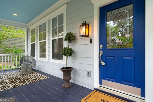 2010 Cambridge Ave, Atlanta GA  30337-1816 exterior