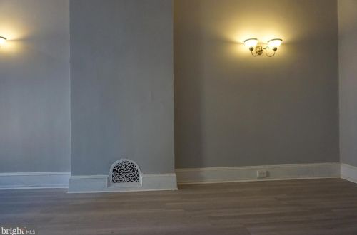 2130 9th St, Philadelphia PA  19148-3138 exterior