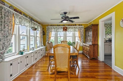 3 Hillcrest Ave, Milford CT 06460-7333 exterior