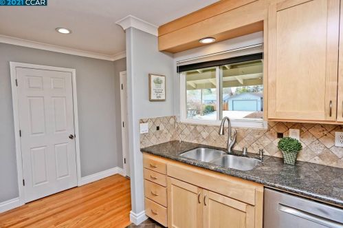 4080 Burbank Dr, Concord CA 94521-1023 exterior