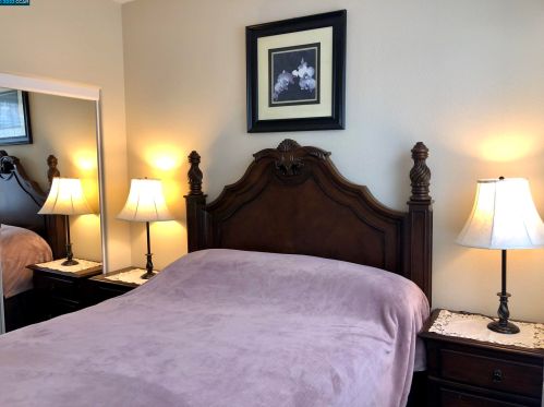 1302 Tapestry Ln, Concord CA 94520-3965 exterior