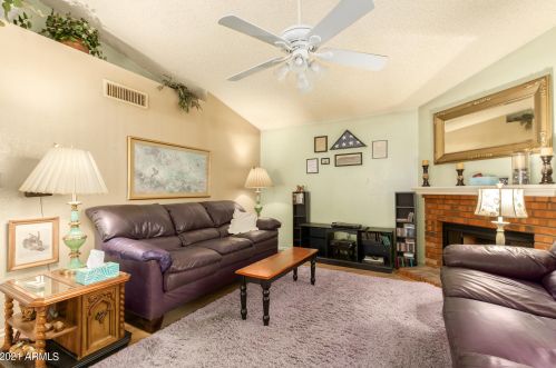 1970 Iowa St, Chandler AZ  85225-7080 exterior