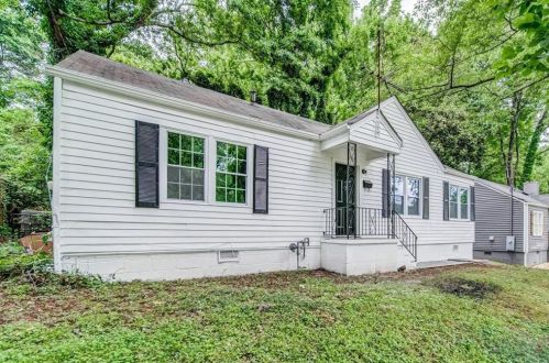 2935 Harlan Dr, Atlanta GA  30344-3705 exterior