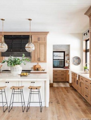 520 Wimbleton Dr, Bham MI 48009-7601 exterior