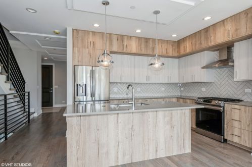 3000 77th Ct, Chicago, IL 60707-1001