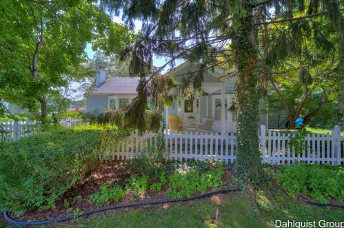 806 Moulton Ave, Meskegon MI 49445-2921 exterior