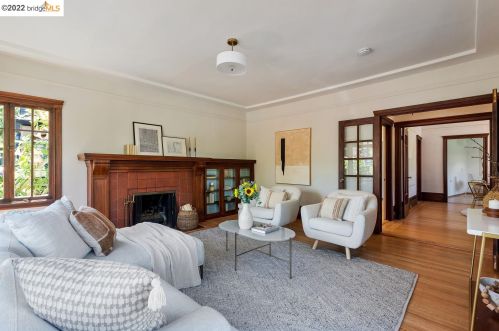 2718 Russell St, Berkeley CA 94705-2333 exterior