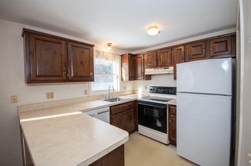 17 Frd Lndg Dr, Dover NH 03820-4552 exterior